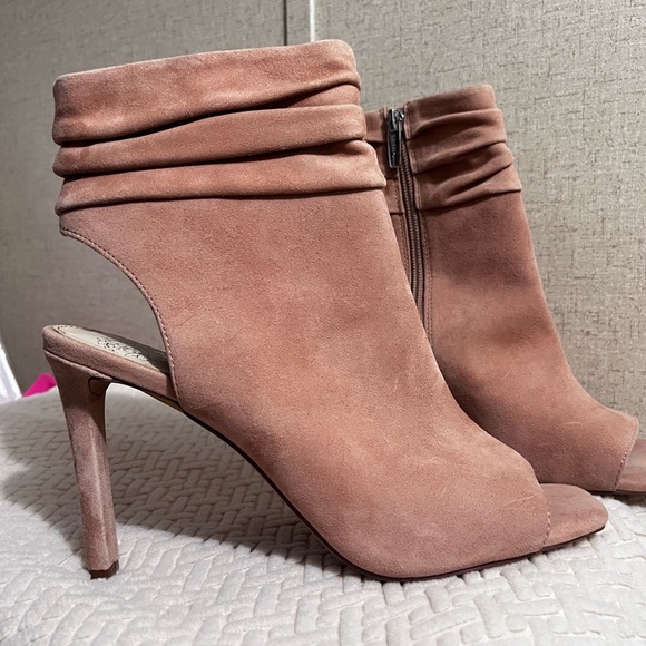 Vince Camuto Tan Heeled Boots - Picture 1 of 8